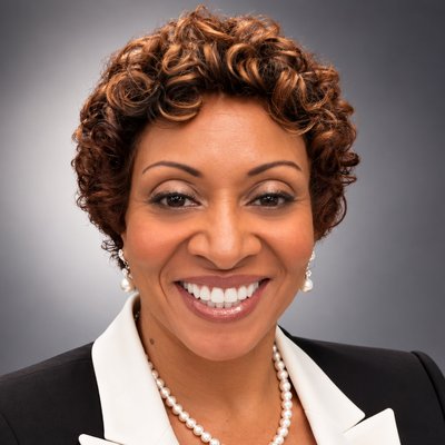 Dr. Dōnnie R. Johnson, square headshot